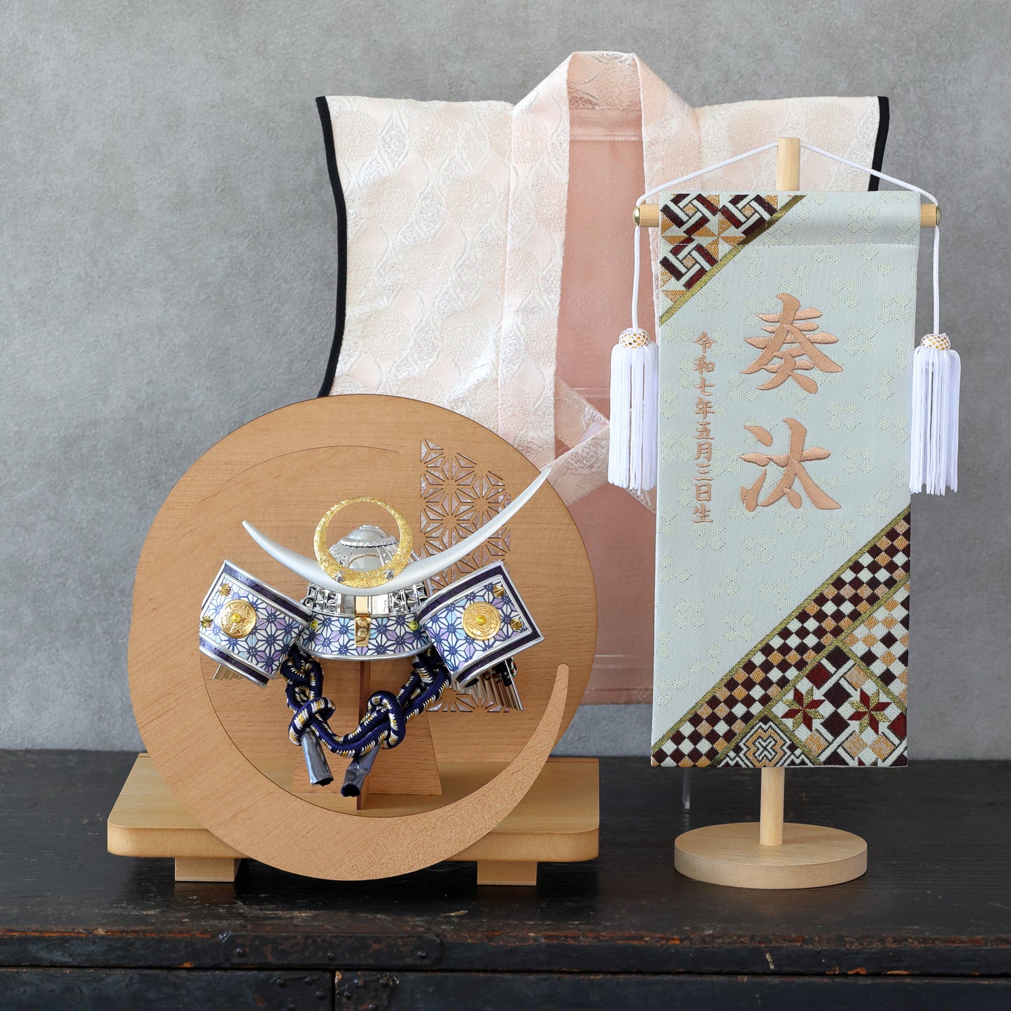 【置台兜飾り】三日月の屏風舞台セット　お名前旗プレゼントキャンペーン対象商品