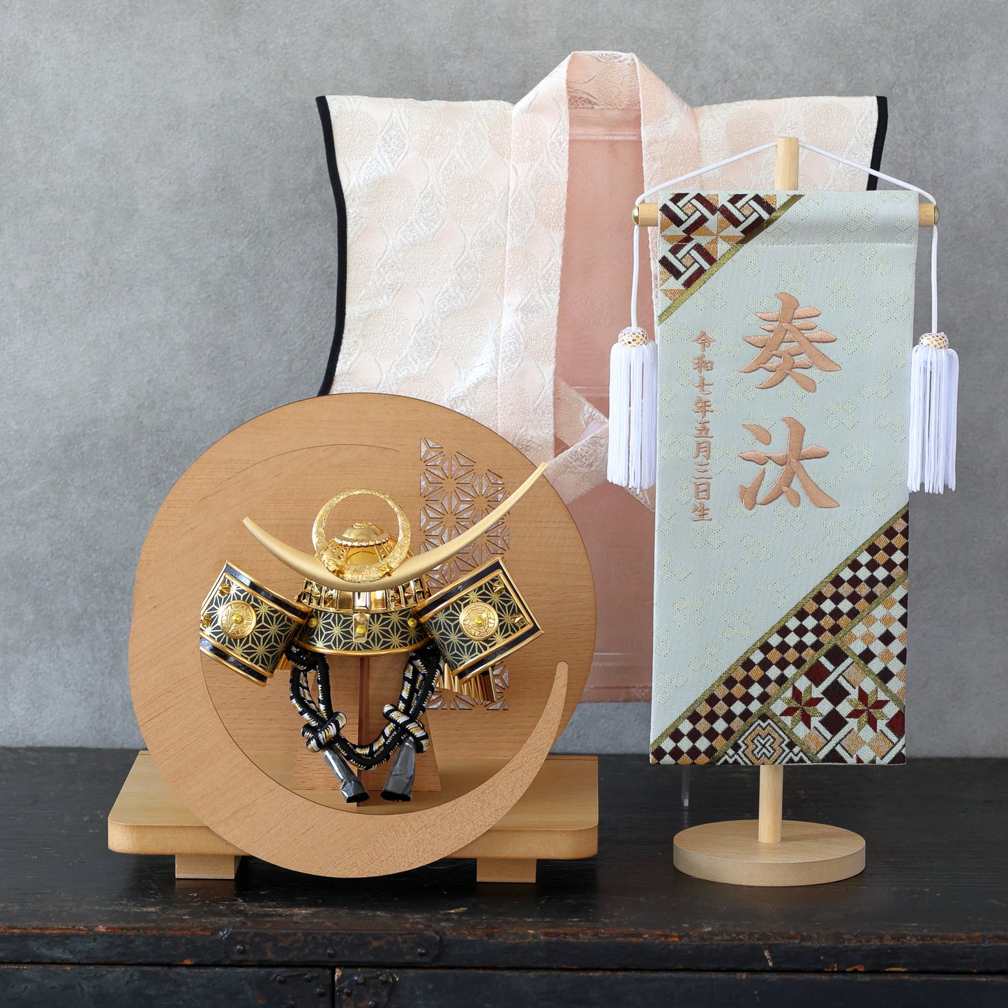 【置台兜飾り】三日月の屏風舞台セット　お名前旗プレゼントキャンペーン対象商品