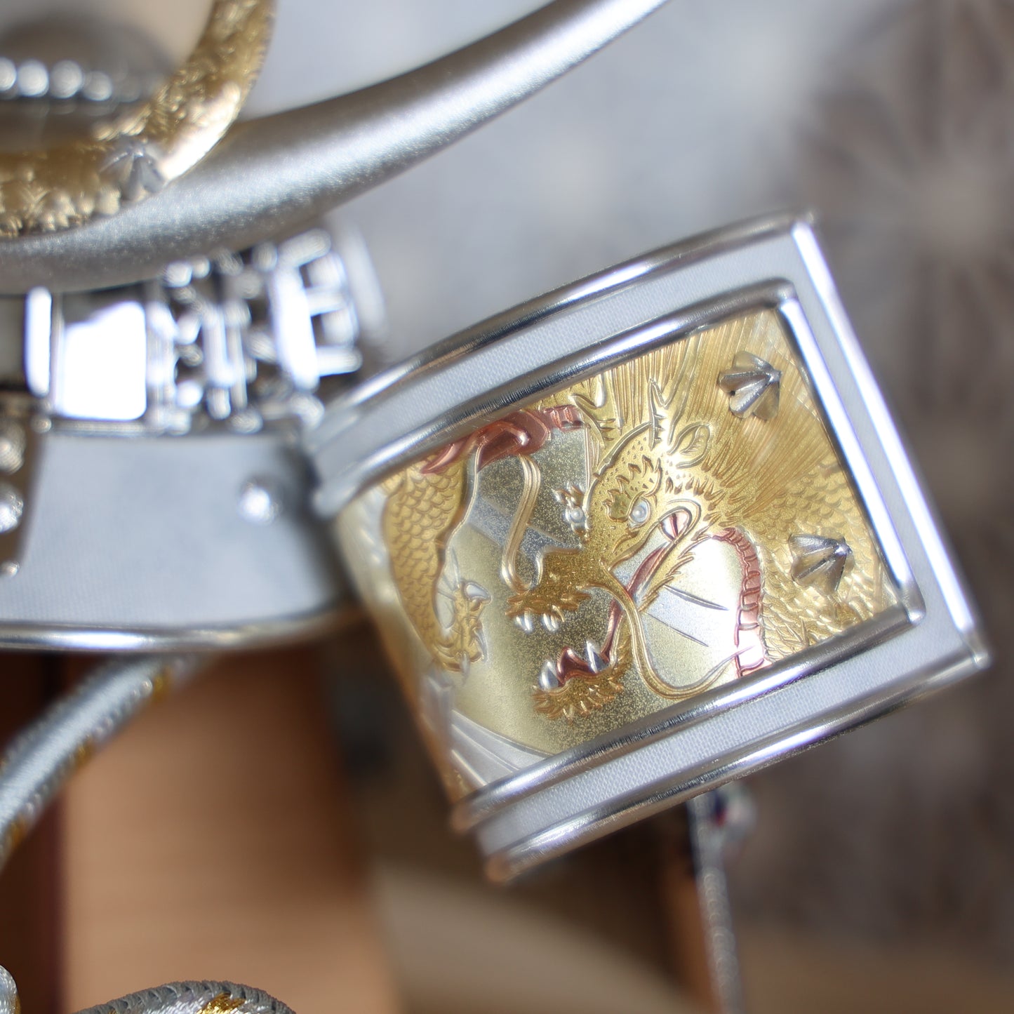 【収納兜飾り】モダン箱セット（組子風屏風）