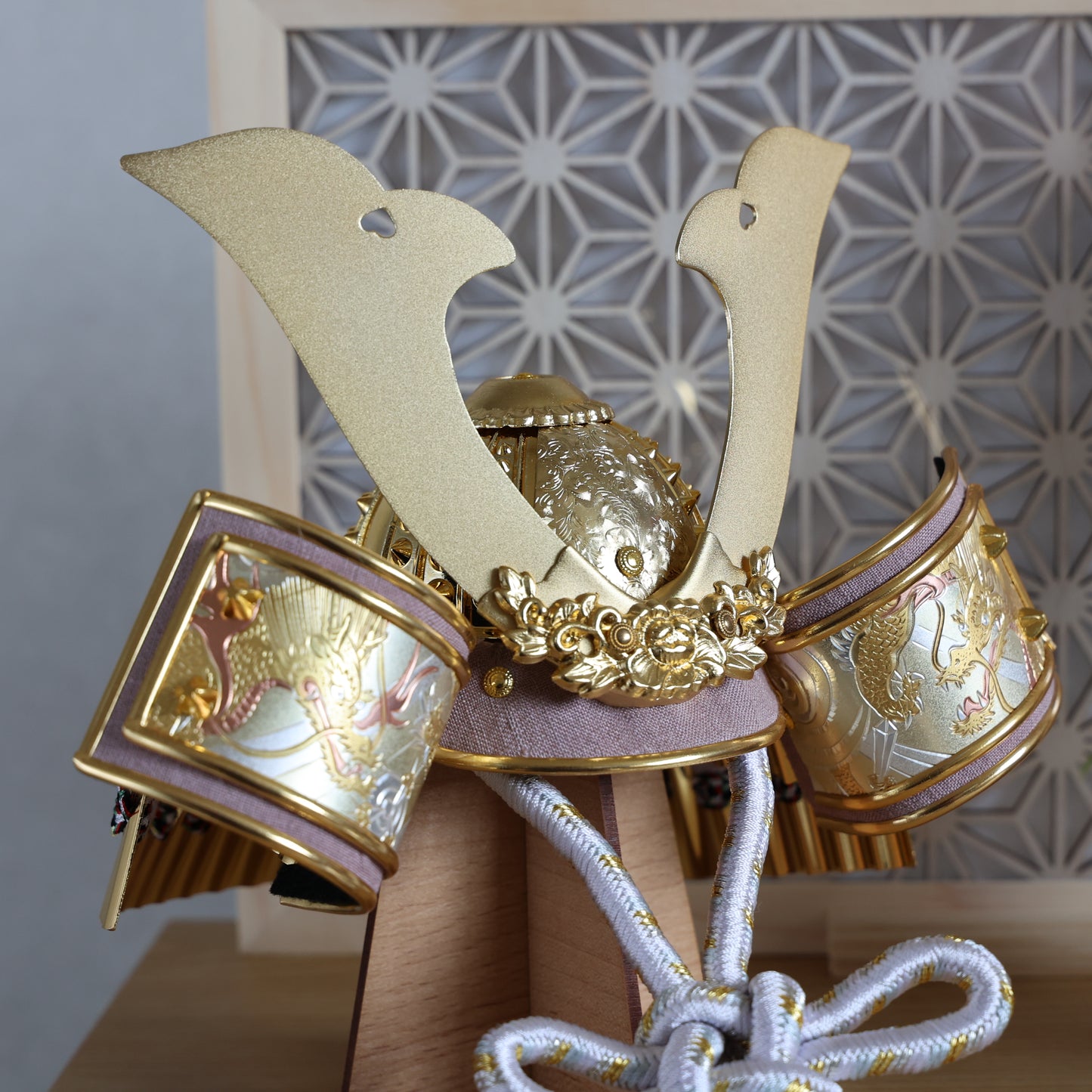 【収納兜飾り】モダン箱セット（組子風屏風）