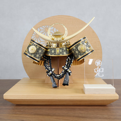 【置台兜飾り】兜飾り(弦月/金漆黒)・屏風・置台セット