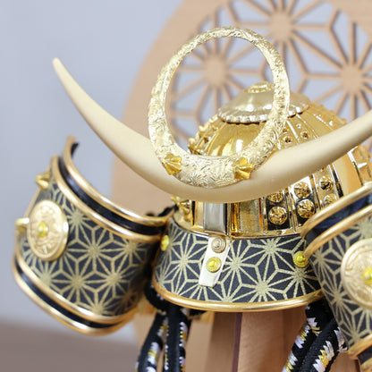 【置台兜飾り】兜飾り(弦月/金漆黒)・屏風・置台セット