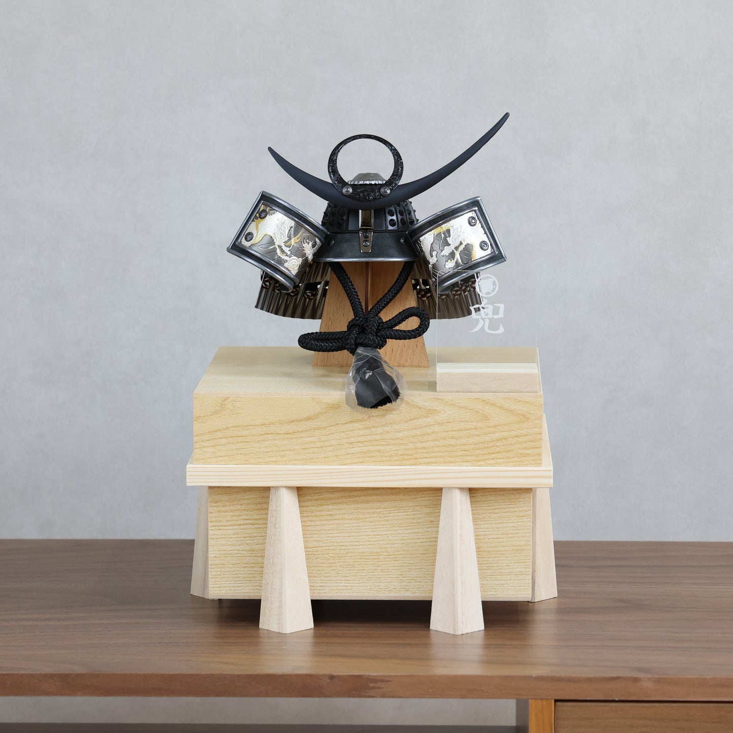 【収納兜飾り】兜飾り(漆黒)・おひつ収納箱セット