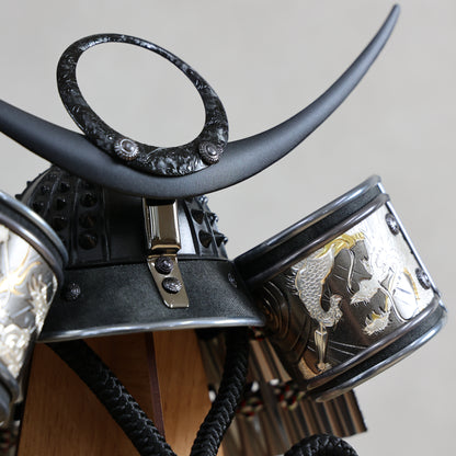 【収納兜飾り】兜飾り(漆黒)・おひつ収納箱セット