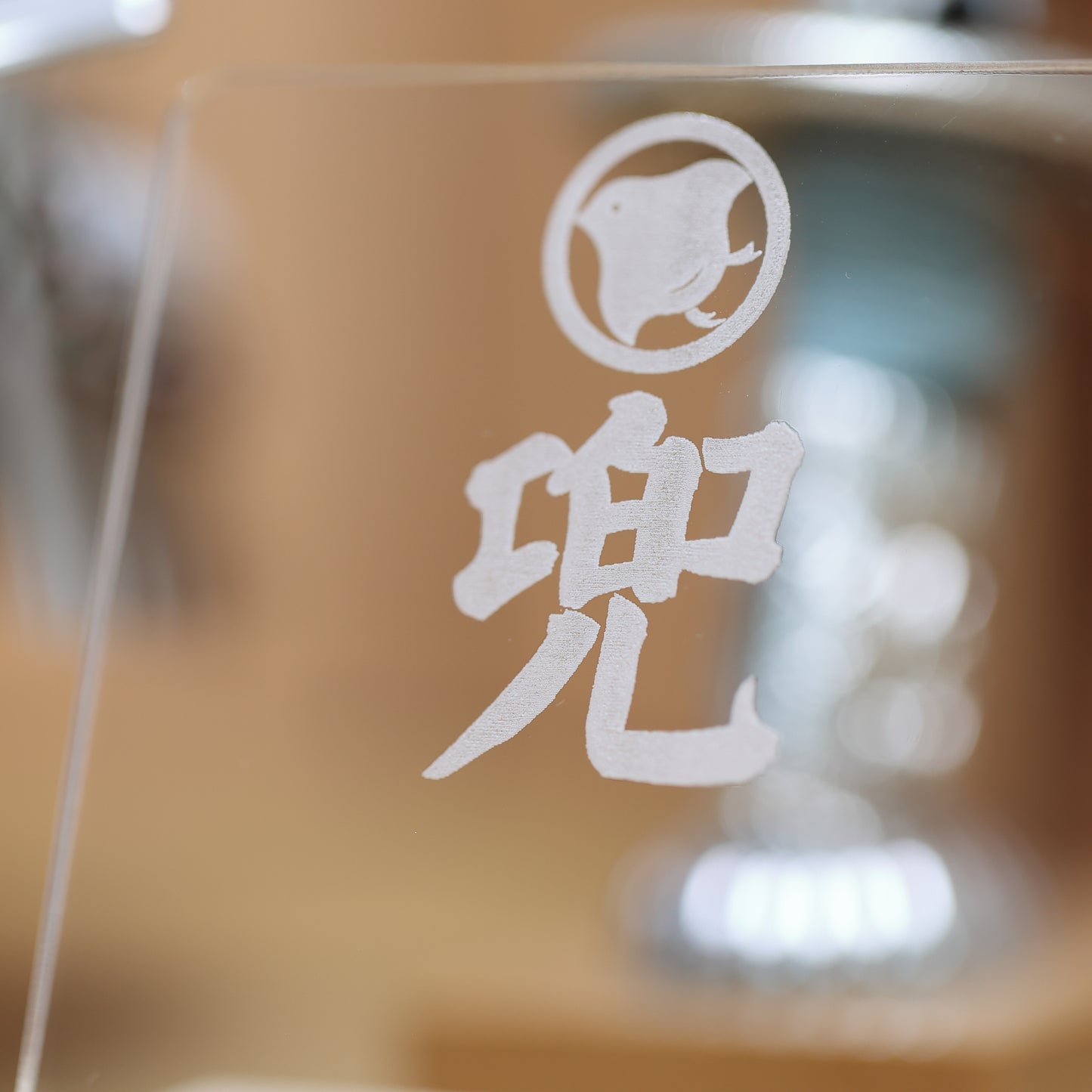 【収納兜飾り】ブルーを意識したスタイリッシュなお兜セット・弓太刀・屏風・収納箱