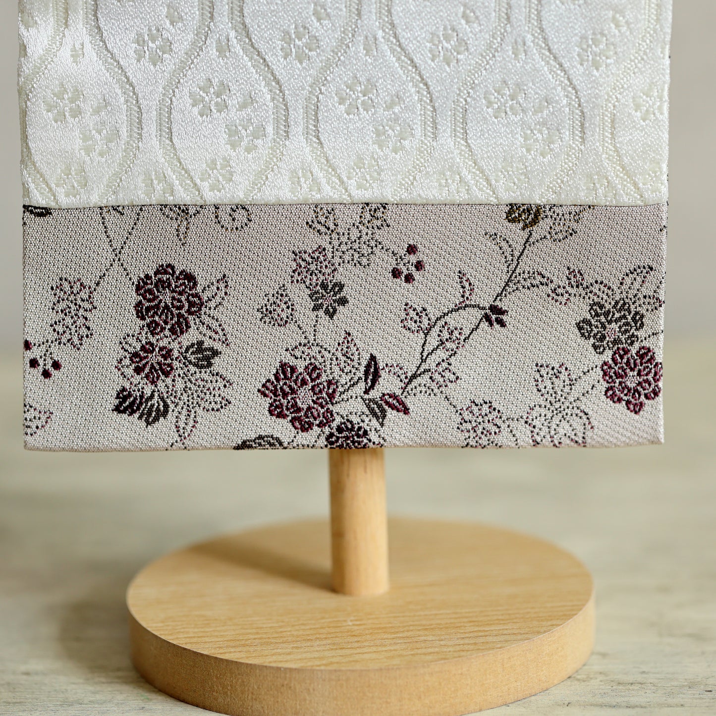 伝統x古典を現代風に 唐草切嵌紋様 名前旗 グレー (大)　スタンドセット