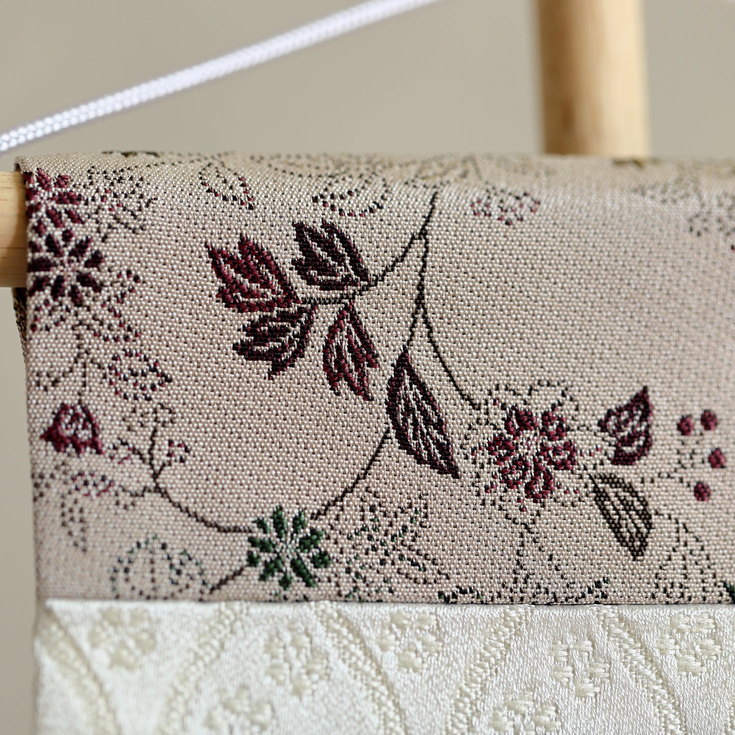 伝統x古典を現代風に 唐草切嵌紋様 名前旗 グレー (大)　スタンドセット