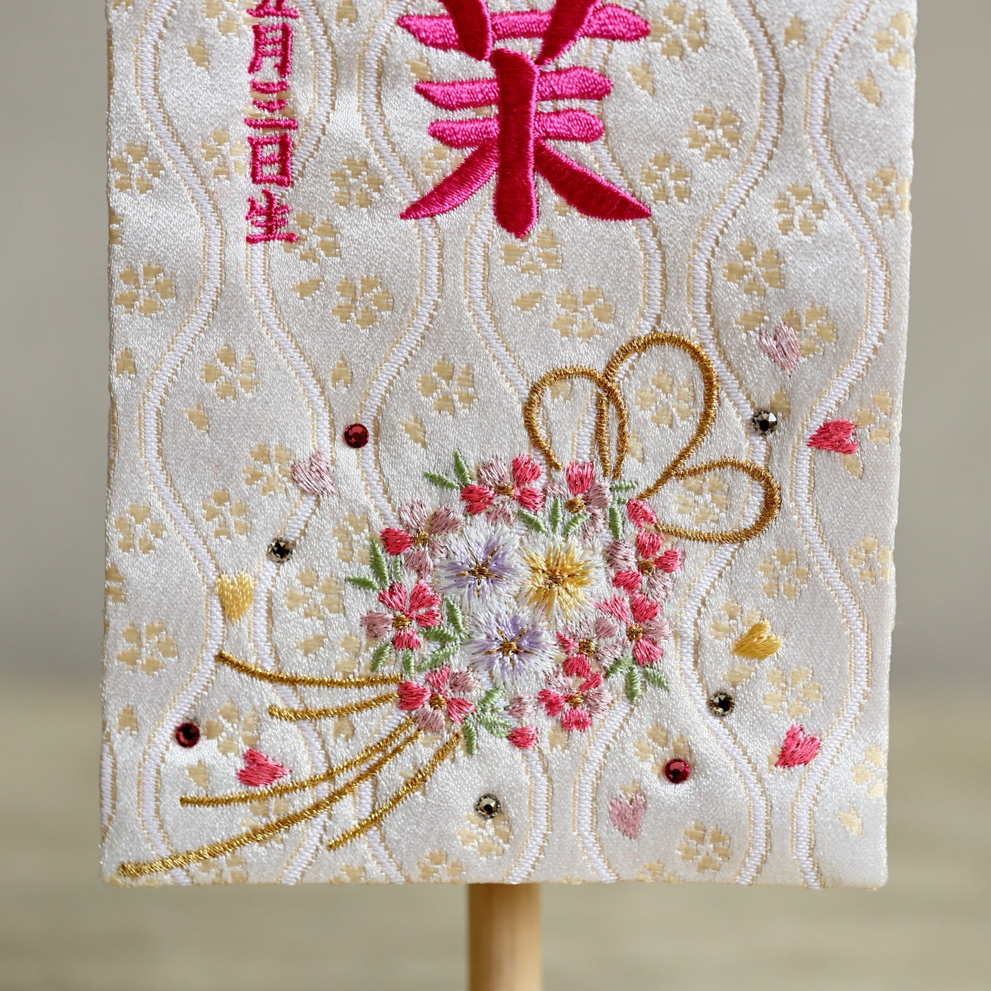 【選べる２色】スワロを使ったリボンと花環の名前旗 (大)　スタンドセット