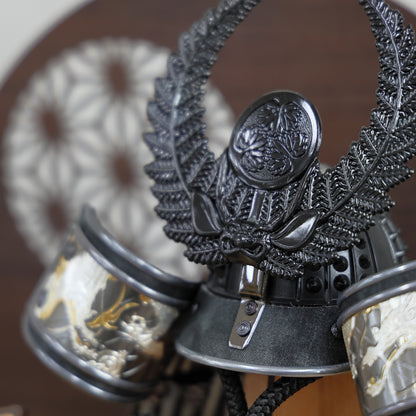 【コンパクト置台兜飾り】お兜（漆黒）・弓太刀・屏風・陣羽織・お名前旗セット【フルセット】