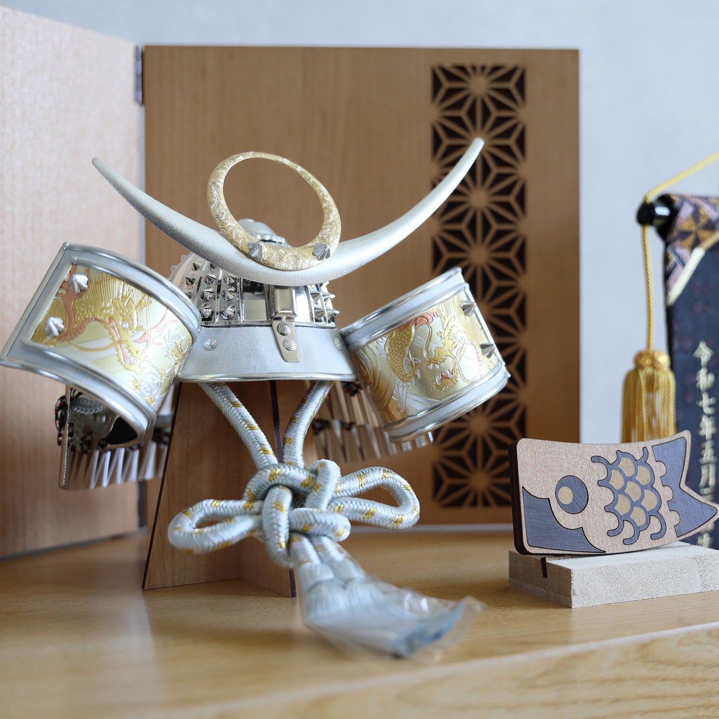 【収納兜飾り】燕二極風屏 モダン箱セット