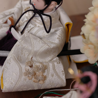 【2027年新作】 花凛-かりん-｜ダークブラウン｜花と木の温もりを楽しむ、コンパクトな雛人形