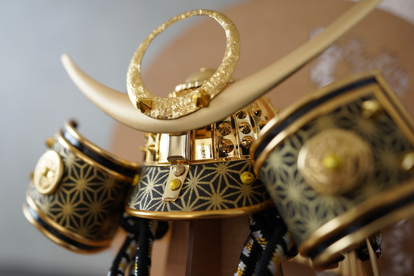 【置台兜飾り】三日月の屏風舞台セット　お名前旗プレゼントキャンペーン対象商品