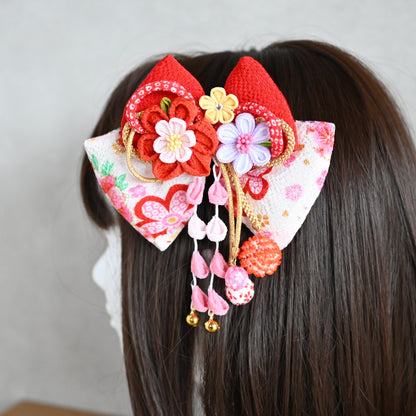 ちりめん髪飾り羽子板　板立飾り　赤色