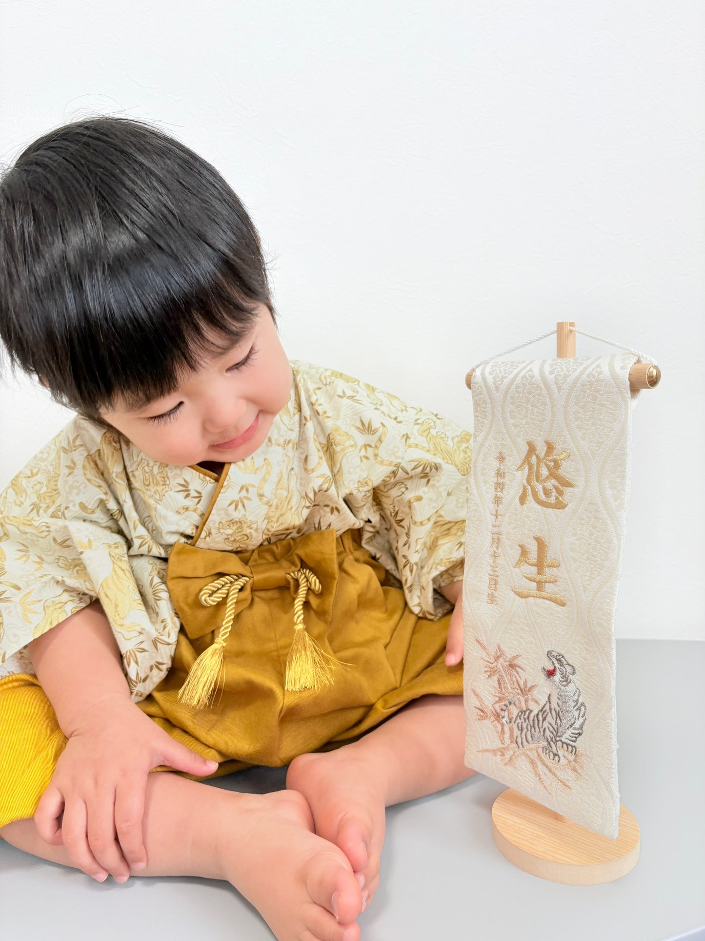 白虎ホワイト 金襴名前旗 (中)　スタンドセット